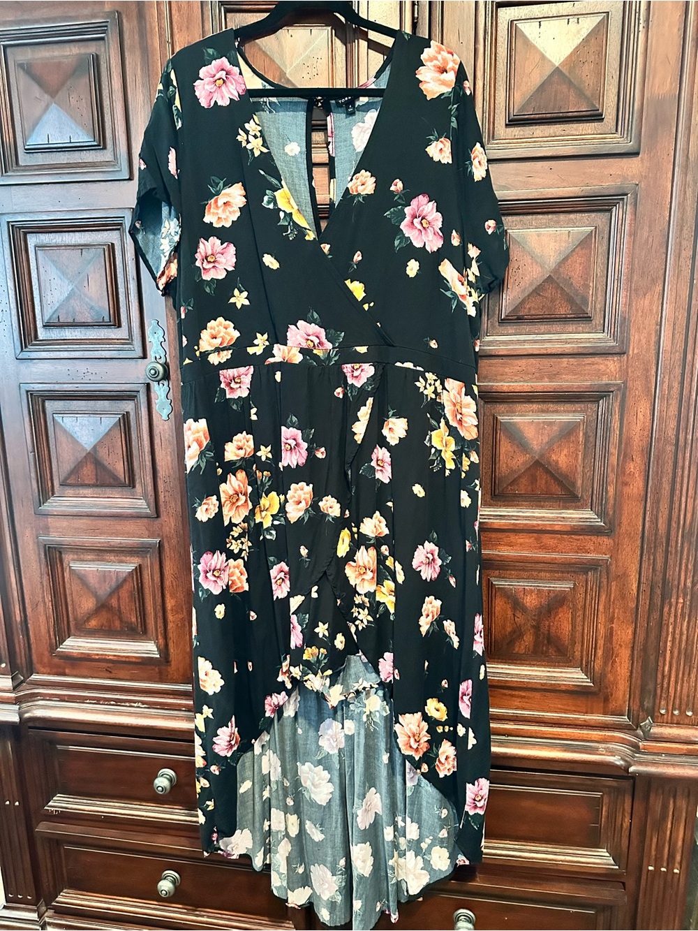 4 TORRID Black Floral Wrap High-Low Maxi Dress with SHORTS Pink & Yellow Blooms